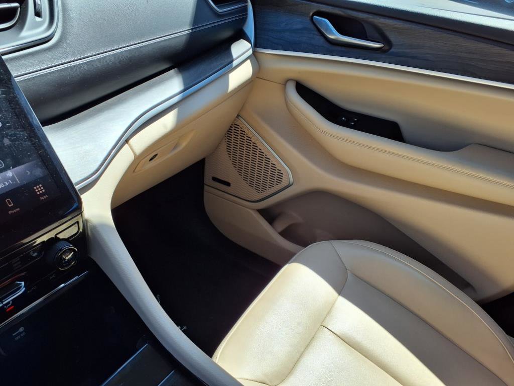 Certified 2021 Jeep Grand Cherokee L Limited image 22