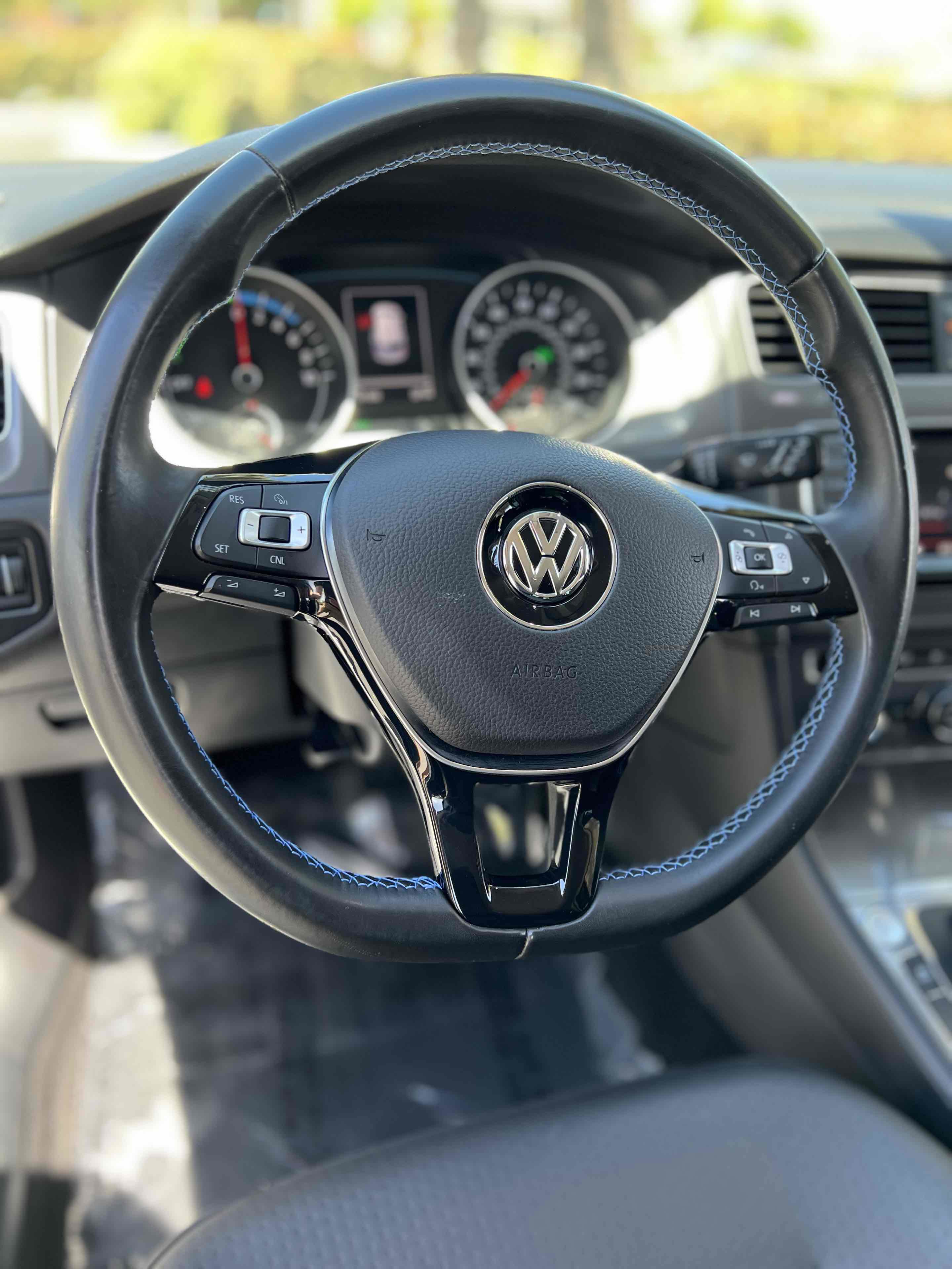 Used 2015 Volkswagen e-Golf SEL Premium FWD image 53