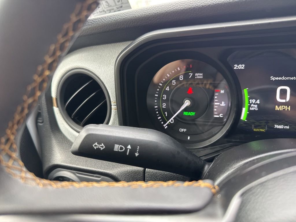 Used 2024 Jeep Wrangler Unlimited w/ Convenience Group image 20