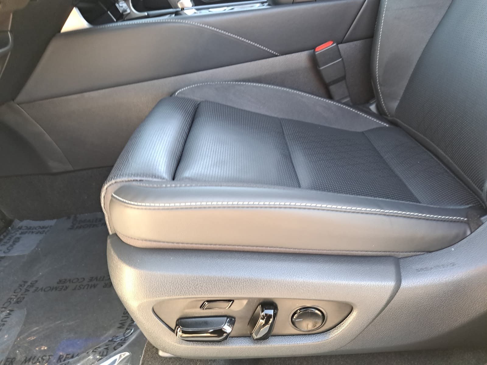 Used 2026 Lexus RX 450h AWD w/ Convenience Package image 32