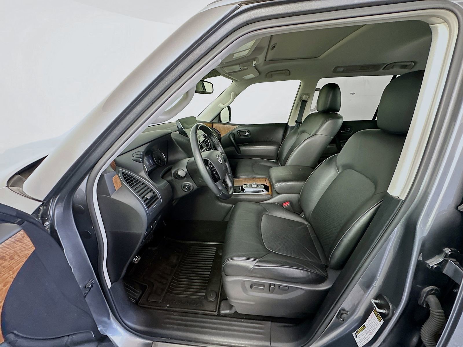 Used 2023 Nissan Armada SL w/ Captain's Chairs Package AWD/4WD image 21