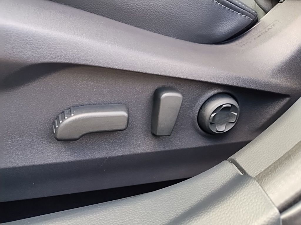 Certified 2025 Subaru Legacy Limited image 27