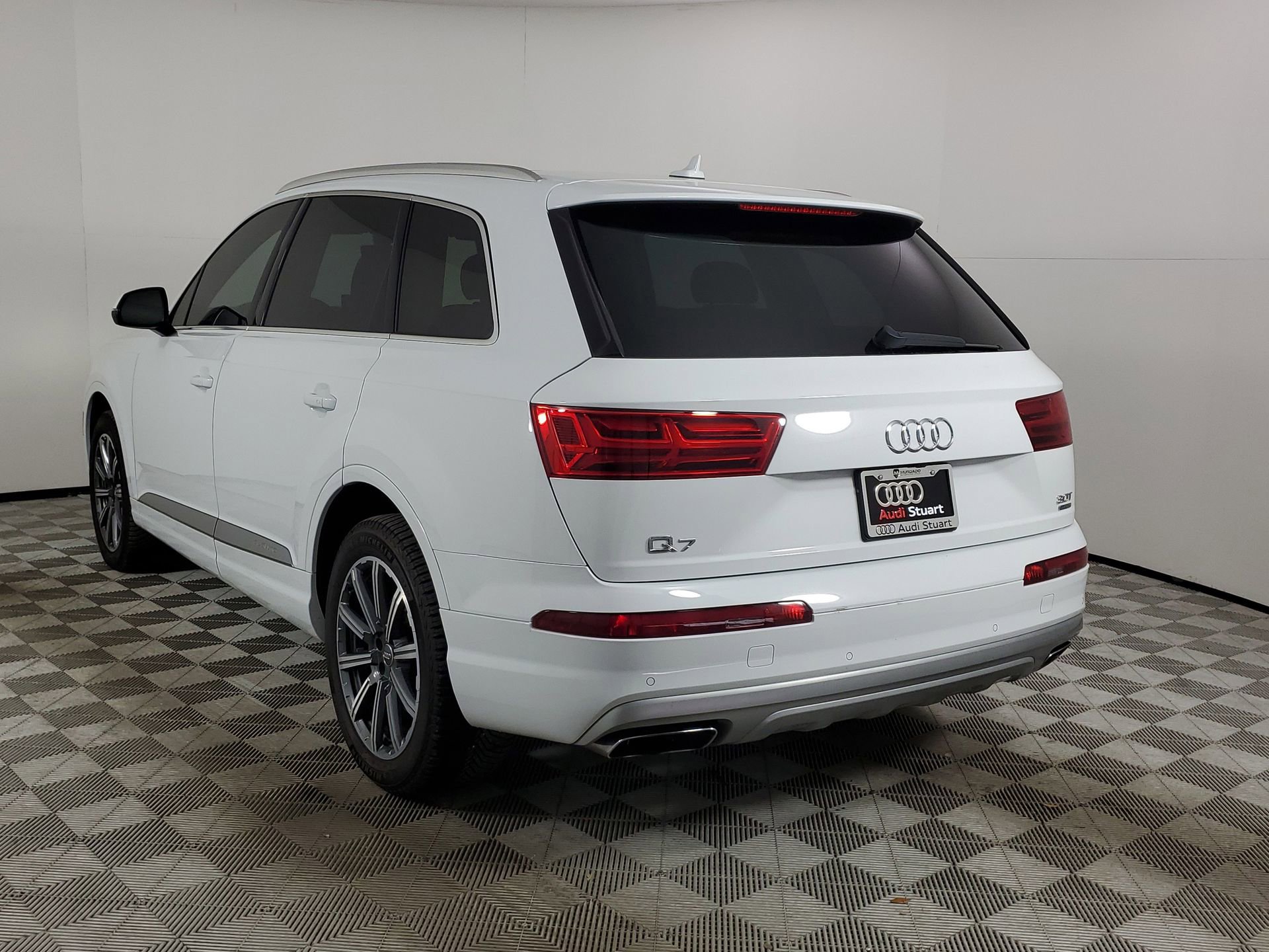 Used 2017 Audi Q7 3.0T Premium Plus image 8