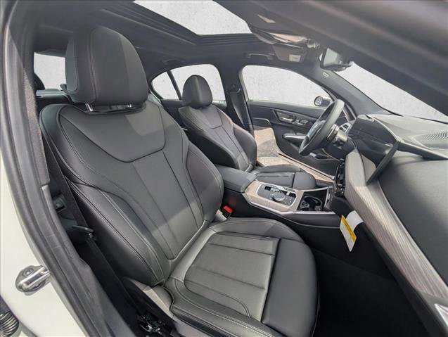 Used 2026 BMW 330i Sedan w/ M Sport Package image 15