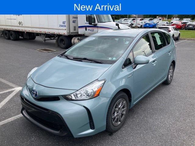 Used 2017 Toyota Prius V Two w/ Carpet Mat Package FWD image 7
