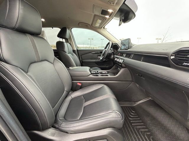 Used 2025 Honda Pilot EX-L image 18