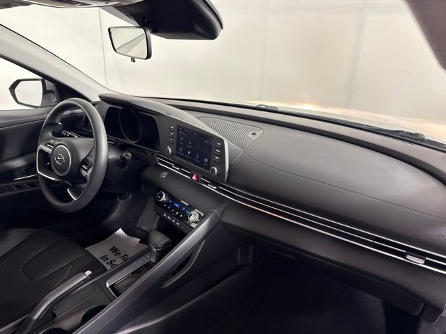 Used 2021 Hyundai Elantra SEL FWD image 32