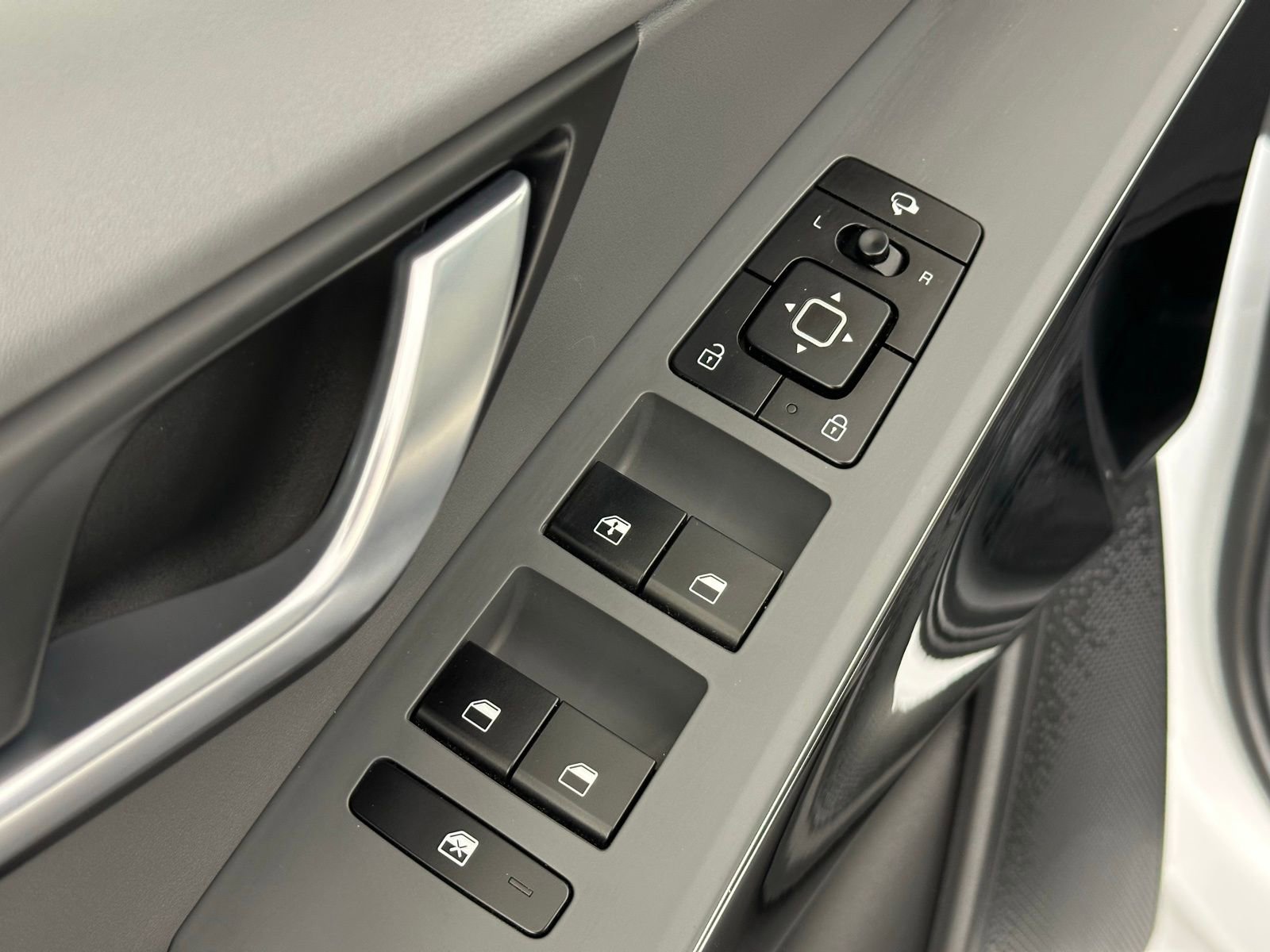 Used 2023 Kia Niro EX Touring image 35