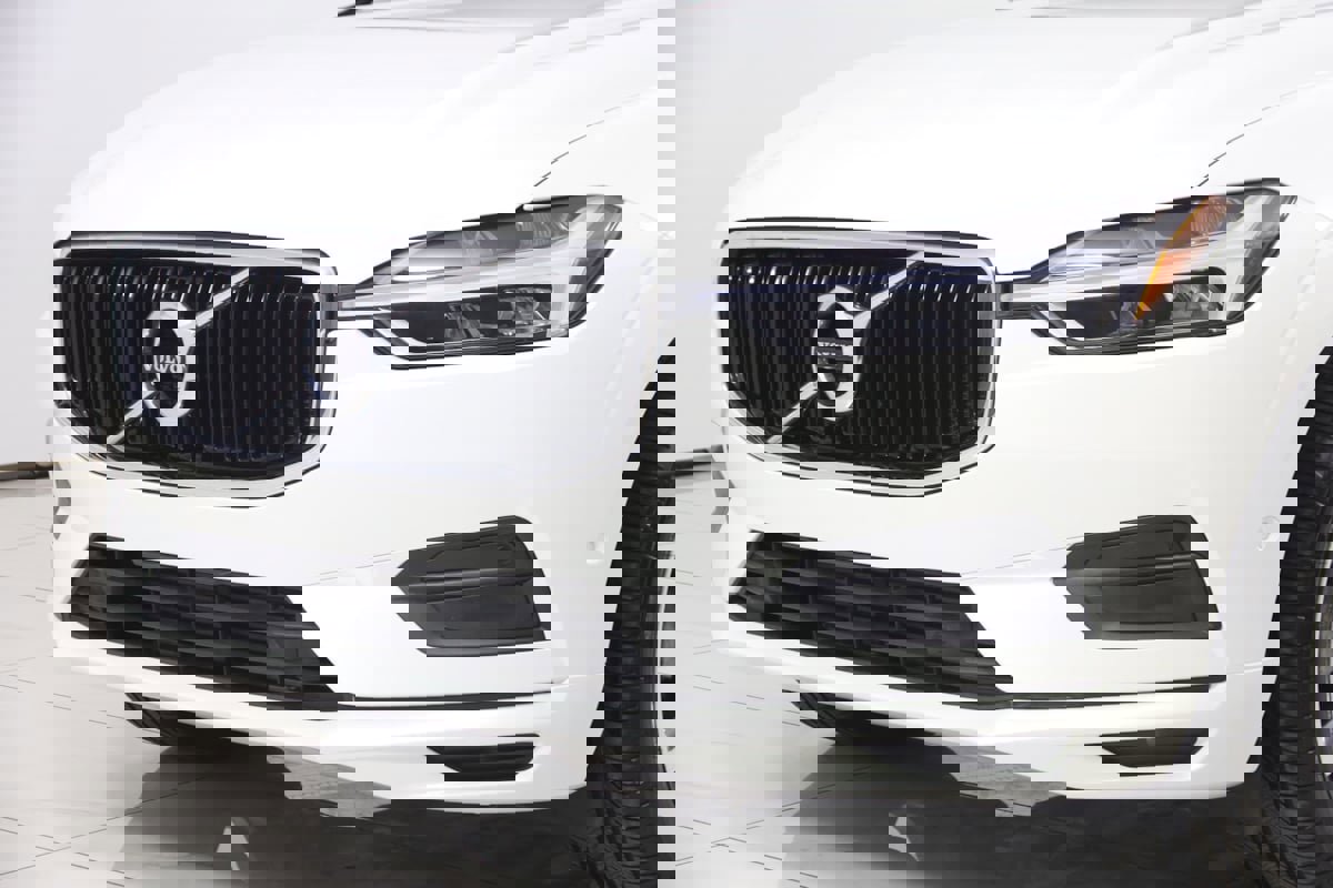 Used 2019 Volvo XC60 T5 Momentum w/ Multimedia Package image 53