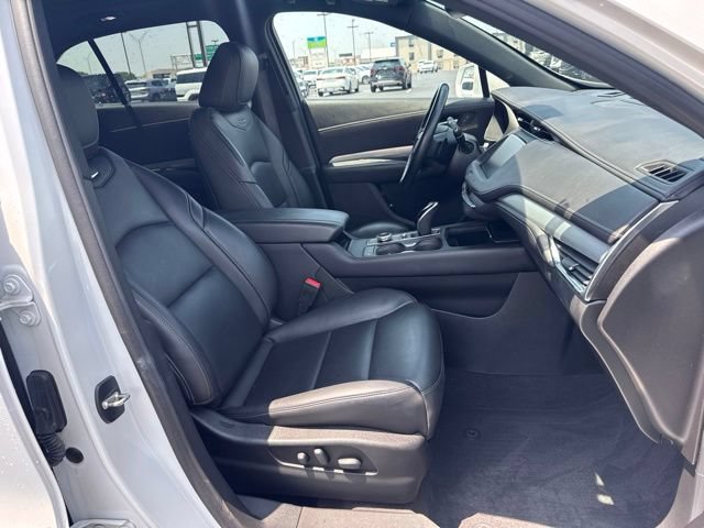 Used 2021 Cadillac XT4 Premium Luxury w/ Cold Weather Package AWD/4WD image 20