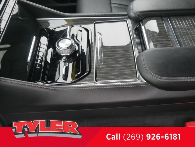 Used 2022 Jeep Wagoneer Series III w/ Premium Group I AWD/4WD image 37