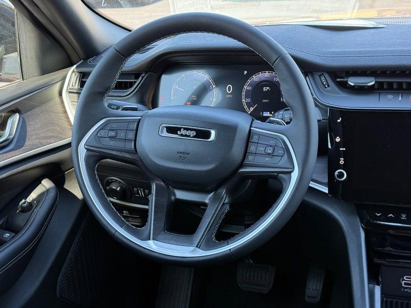 New 2026 Jeep Grand Cherokee Altitude image 7