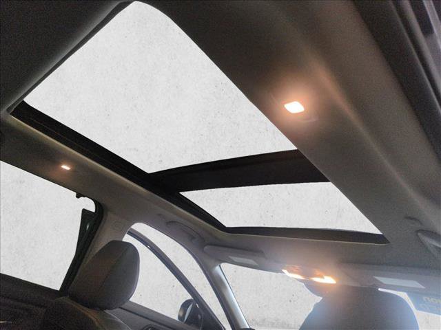 Used 2025 Nissan Rogue SL w/ Tech Package FWD image 19