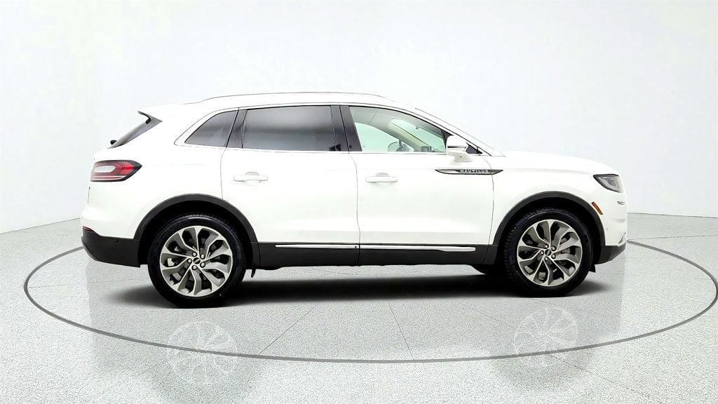 Used 2023 Lincoln Nautilus Reserve w/ Equipment Group 201A AWD/4WD image 4