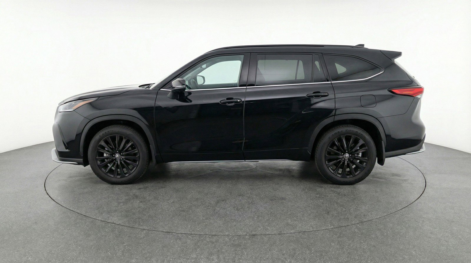 Used 2025 Toyota Highlander XSE image 5