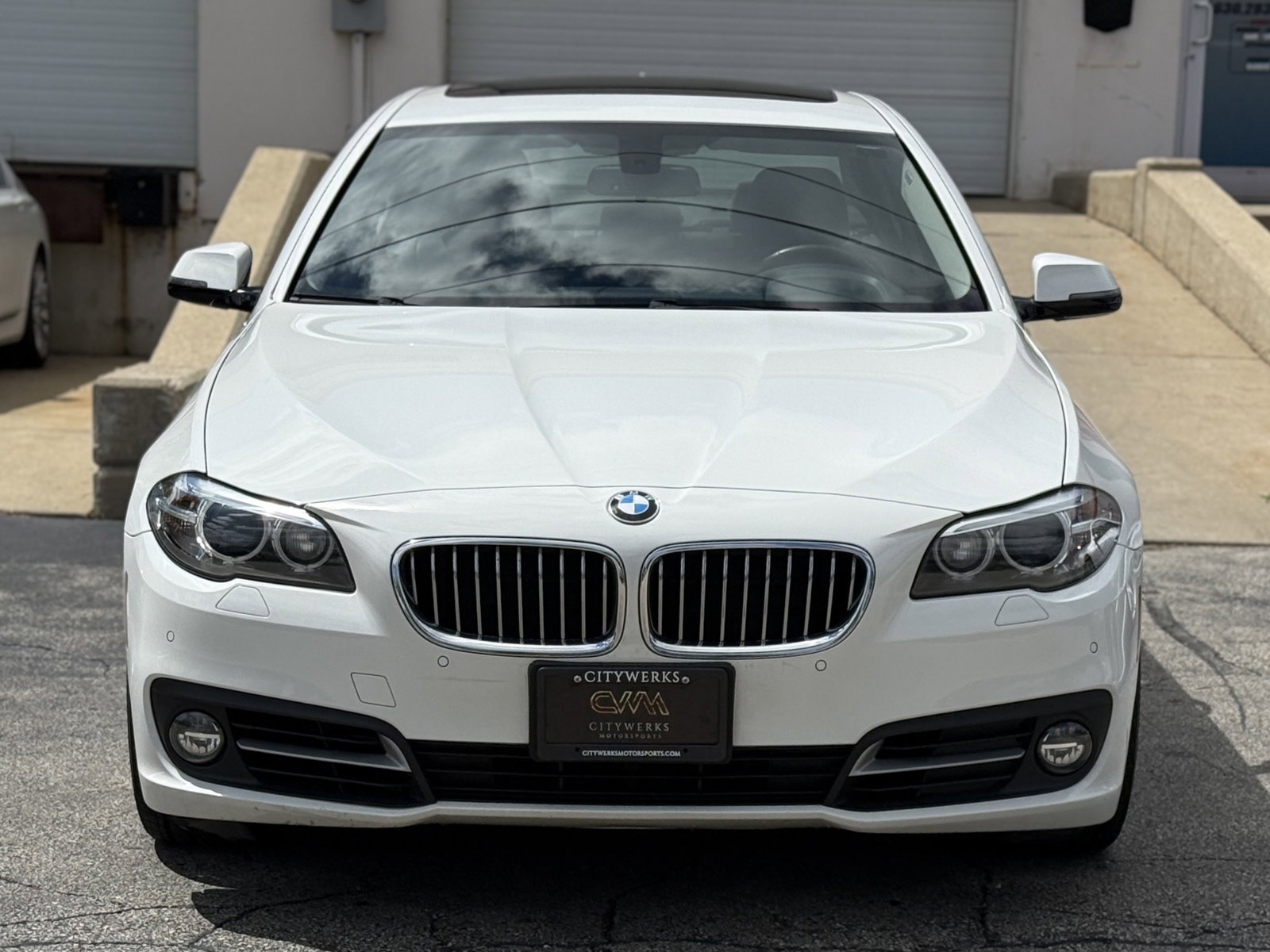 Used 2016 BMW 528i xDrive Sedan AWD/4WD image 2