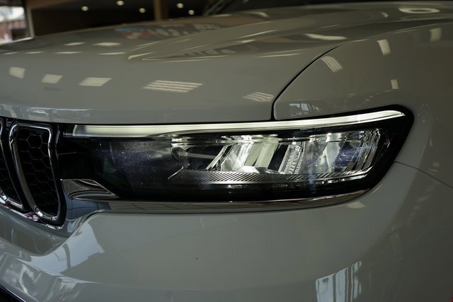 Used 2023 Jeep Grand Cherokee Overland image 23