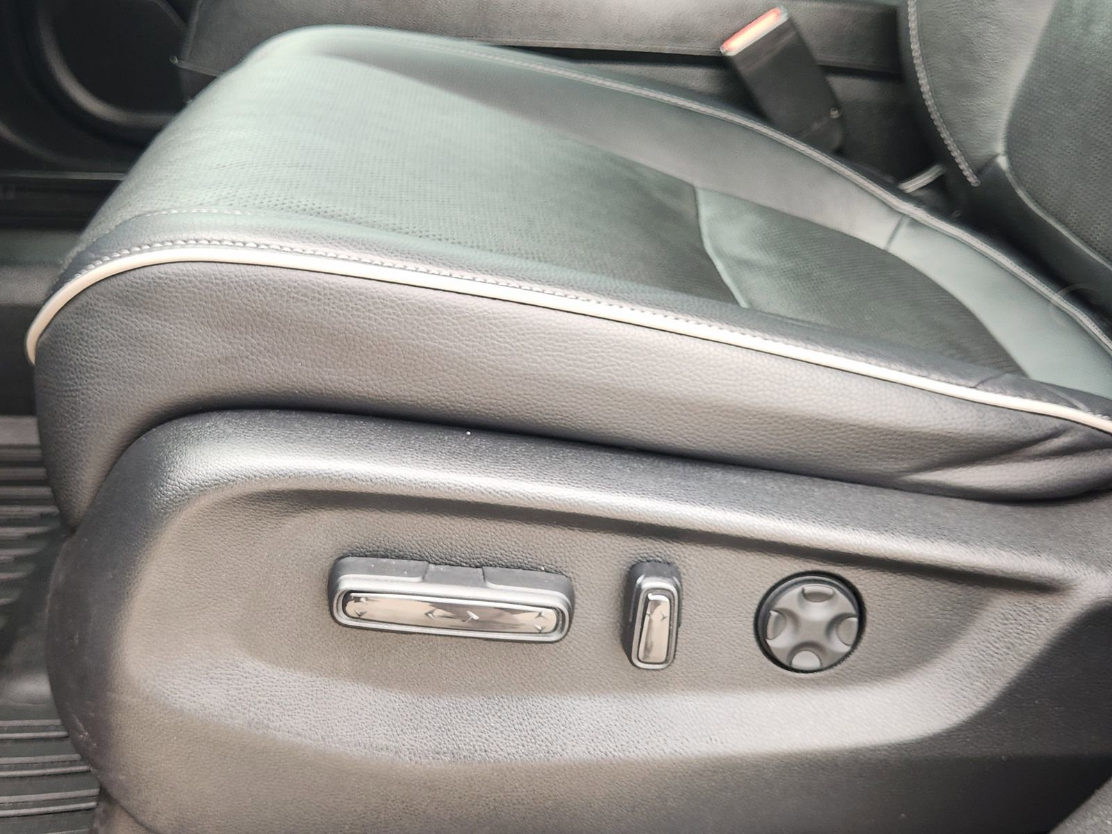 Used 2023 Honda Odyssey Elite image 27