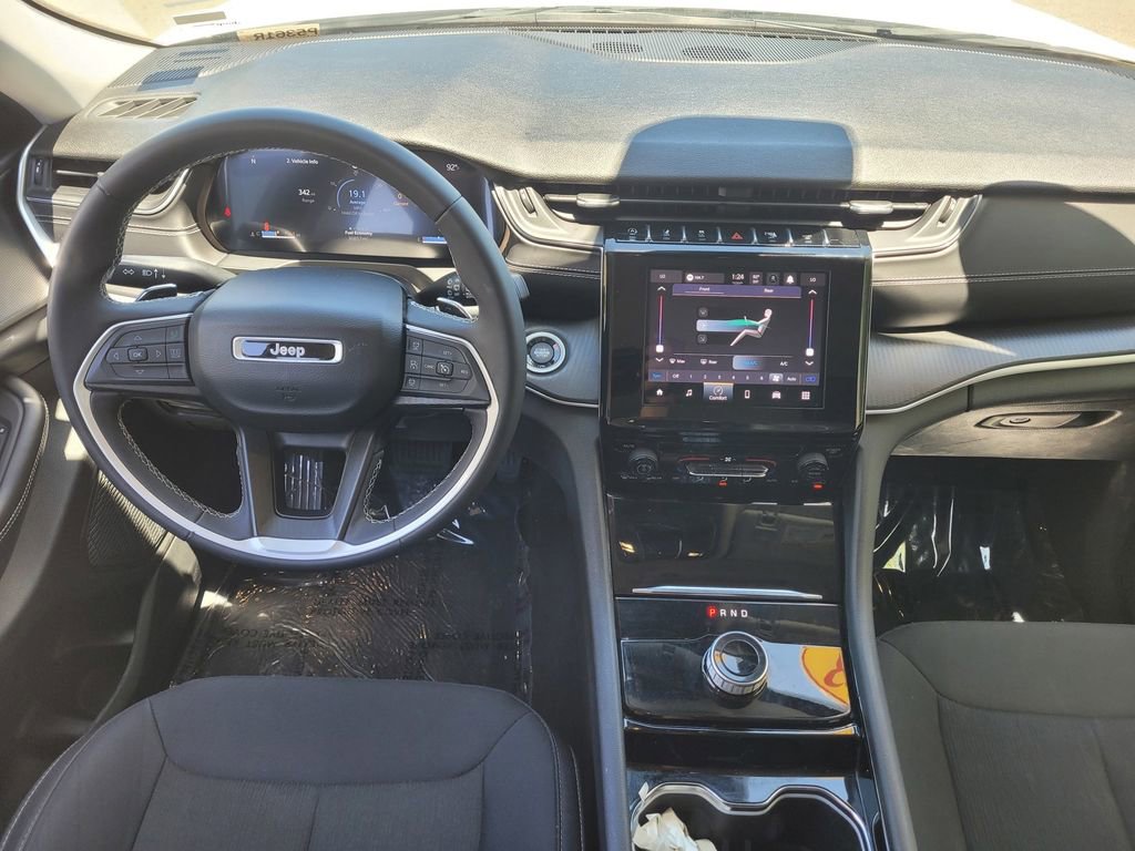 Used 2023 Jeep Grand Cherokee L Laredo AWD/4WD image 8