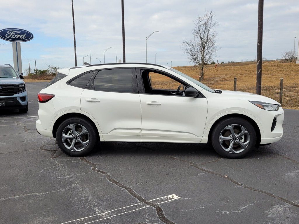 Used 2024 Ford Escape ST-Line w/ Equipment Group 301A FWD image 14