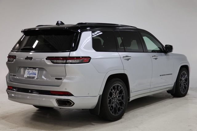 Used 2023 Jeep Grand Cherokee L Summit w/ Advanced Protech Group IV AWD/4WD image 7