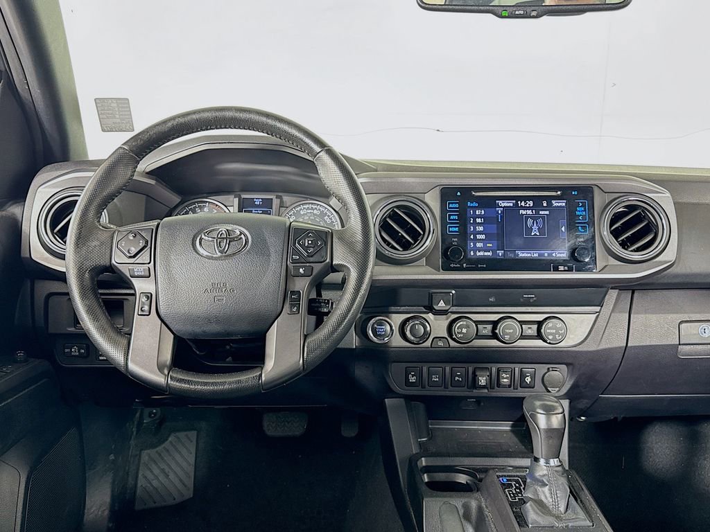 Used 2019 Toyota Tacoma TRD Off-Road w/ Technology Package AWD/4WD image 13