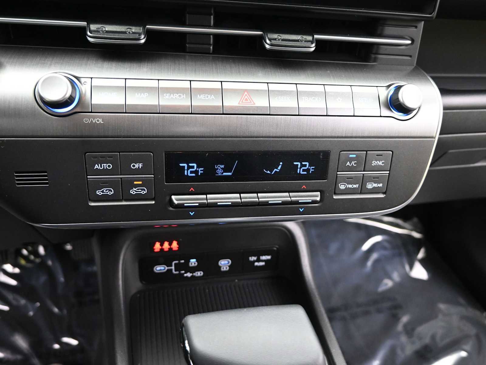 Certified 2025 Hyundai Kona SEL image 19