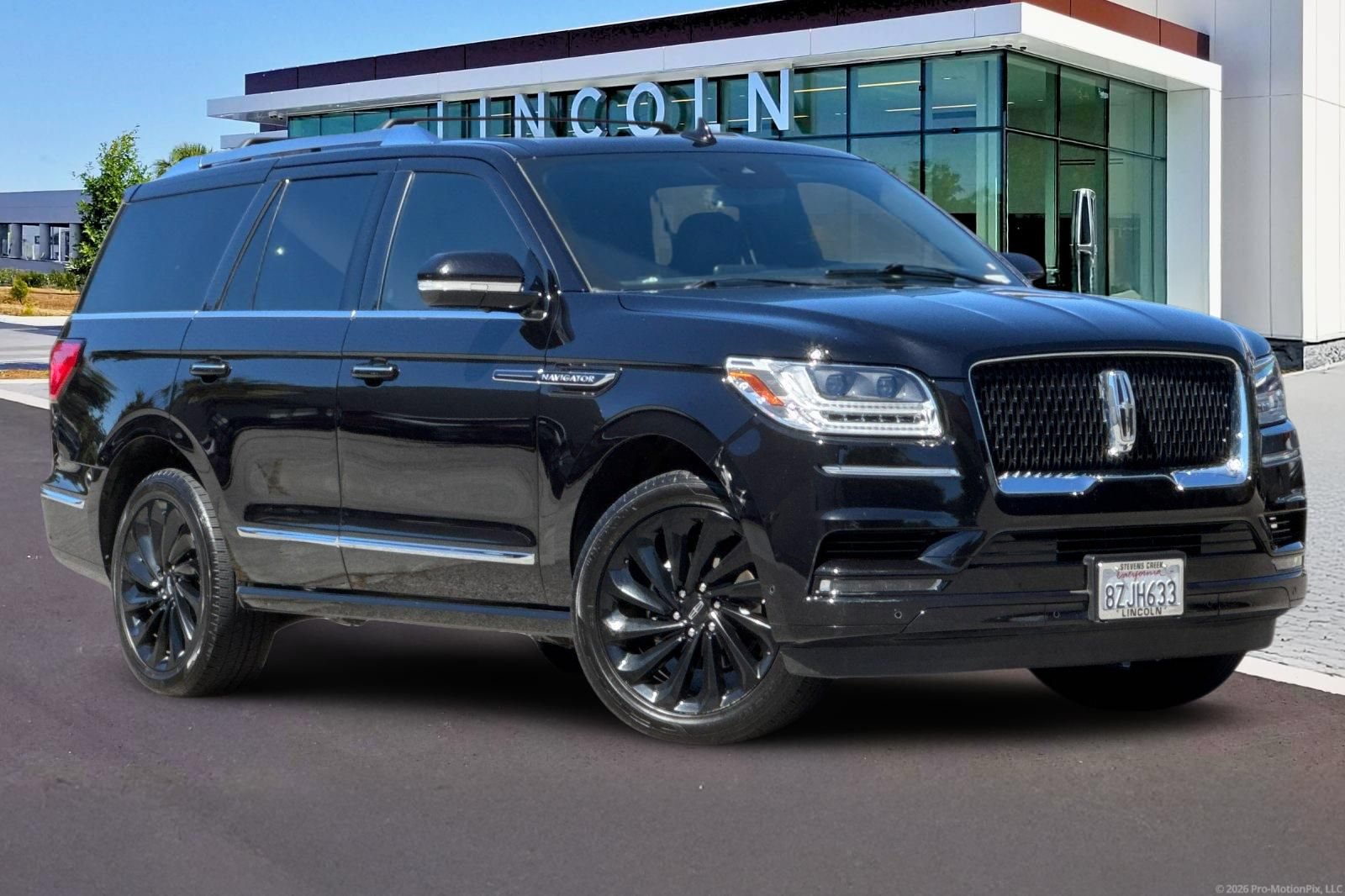 Certified 2021 Lincoln Navigator Reserve AWD/4WD image 2