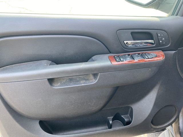 Used 2011 Chevrolet Avalanche LT image 8