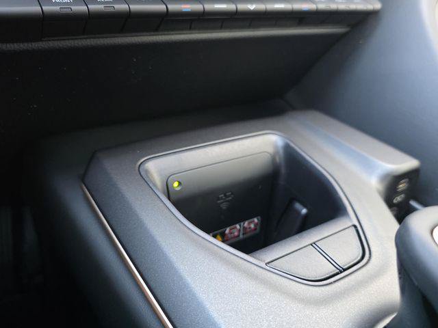 Certified 2023 Toyota Crown AWD/4WD image 22