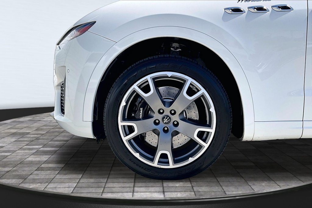 Used 2023 Maserati Levante Modena AWD/4WD image 32
