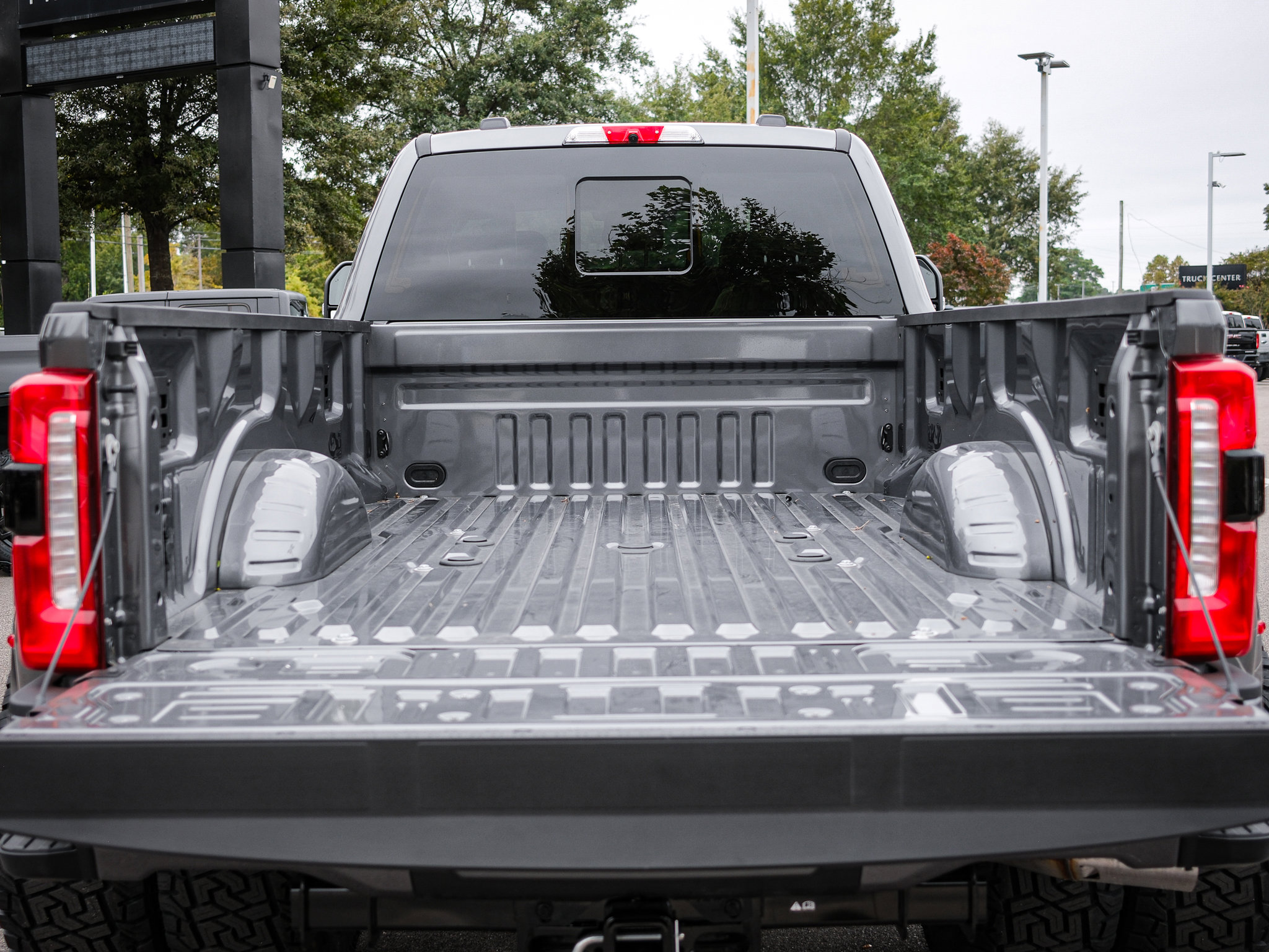 Used 2026 Ford F450 Lariat w/ FX4 Off-Road Package image 32