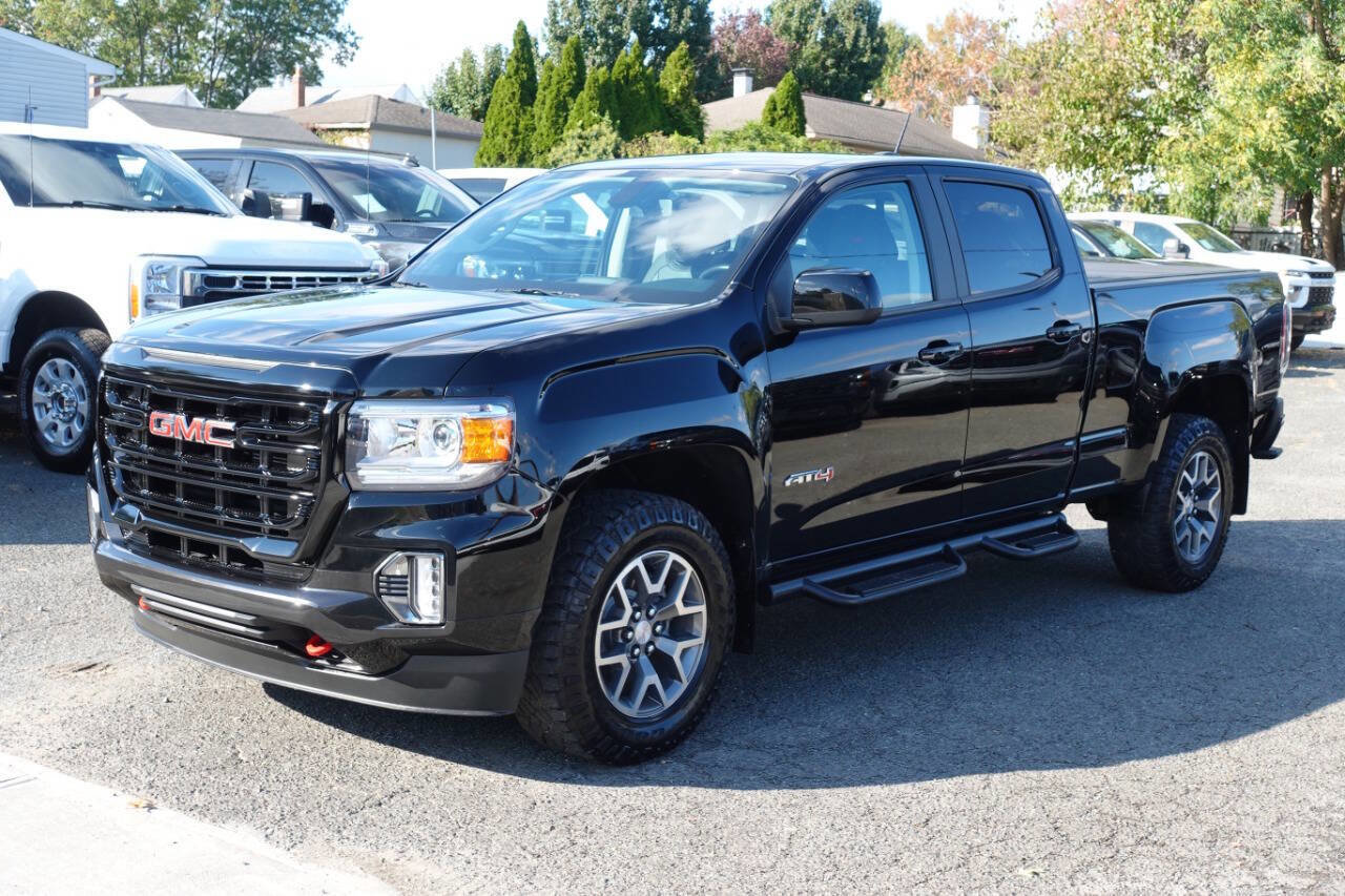 Used 2022 GMC Canyon AT4 image 1