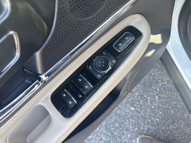 Used 2024 Lincoln Corsair FWD image 17