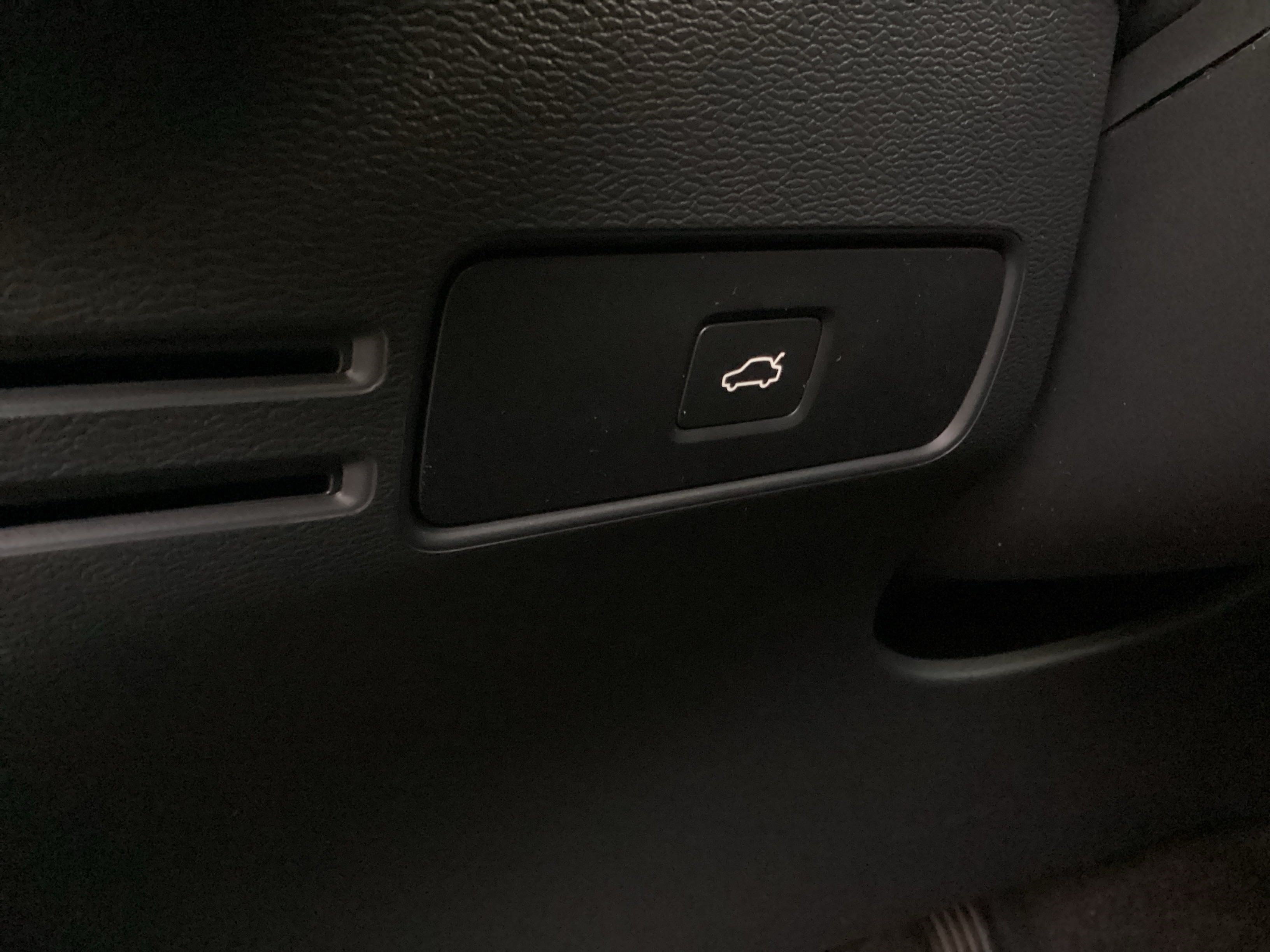 New 2026 Volvo XC40 B4 Core FWD image 31
