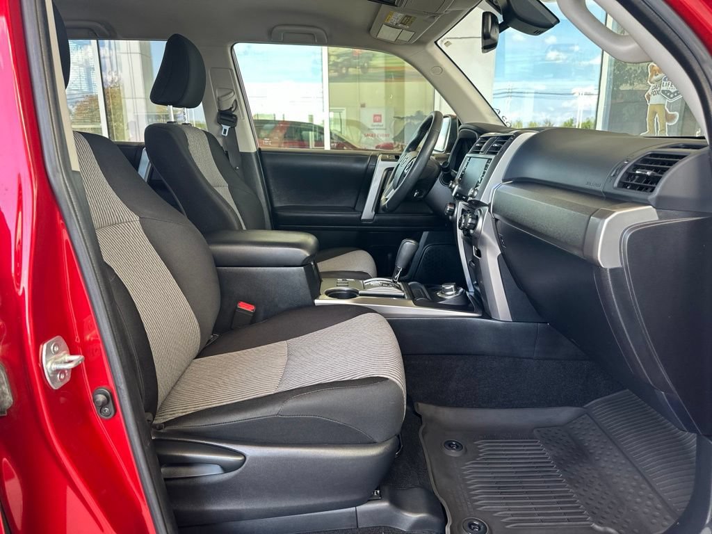Used 2021 Toyota 4Runner SR5 AWD/4WD image 14