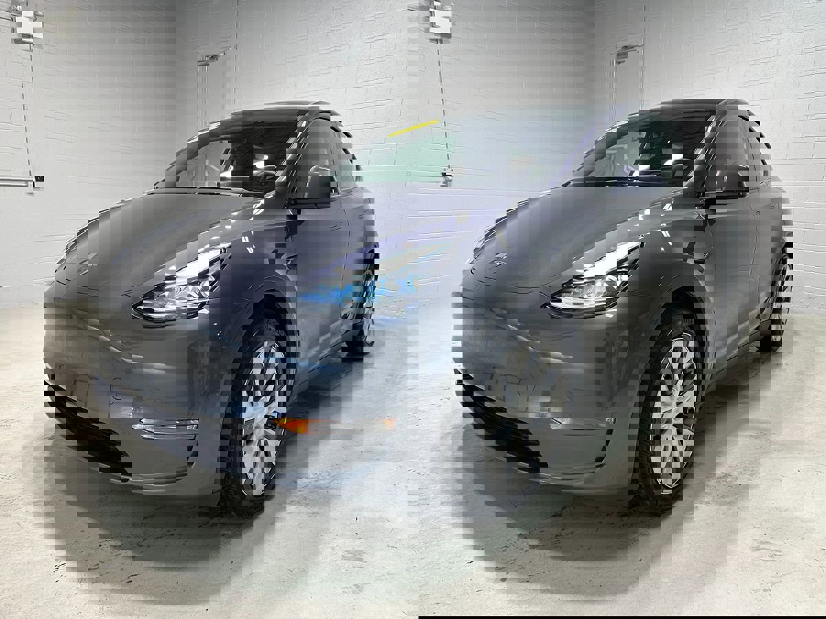 Used 2023 Tesla Model Y Long Range image 18