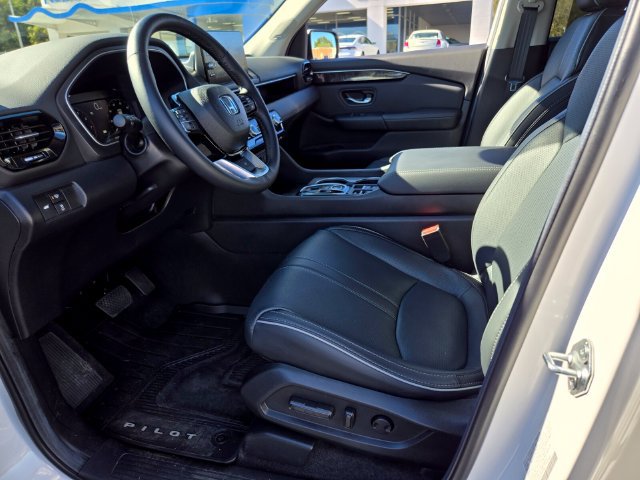 Used 2025 Honda Pilot Elite image 10