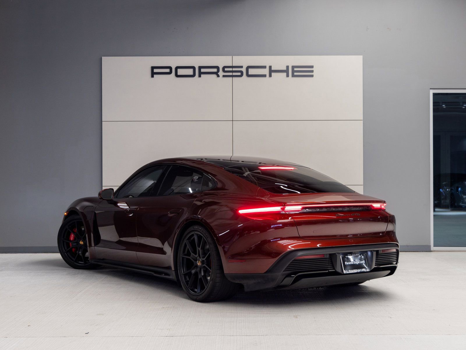 Certified 2022 Porsche Taycan GTS image 3
