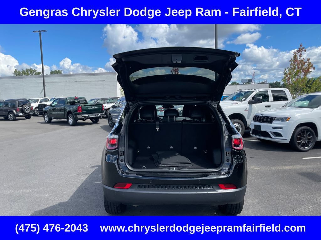 Certified 2025 Jeep Compass Limited AWD/4WD image 30
