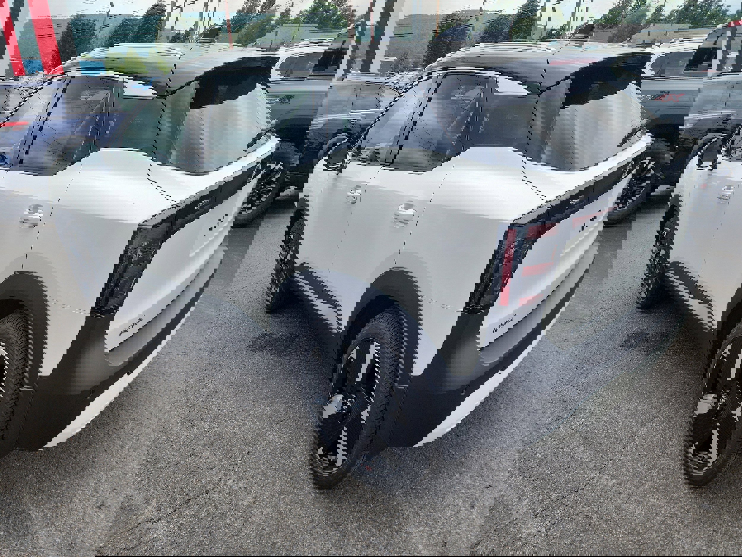 New 2025 Nissan Kicks SR image 6