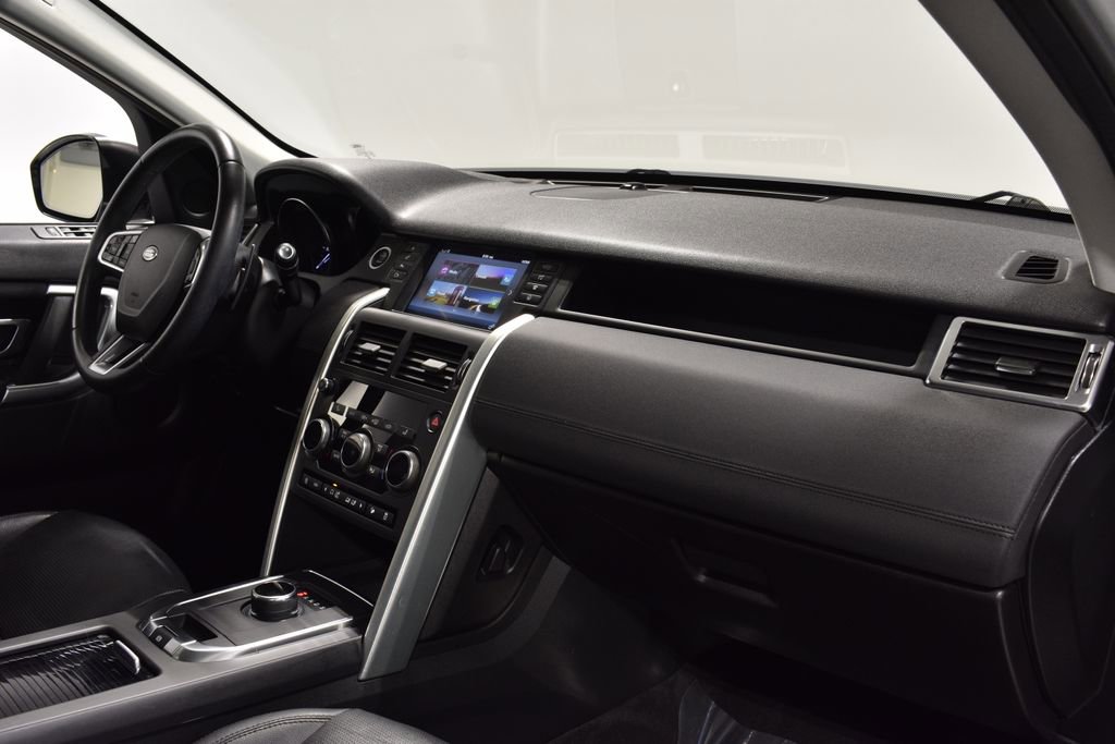 Used 2019 Land Rover Discovery Sport HSE image 32