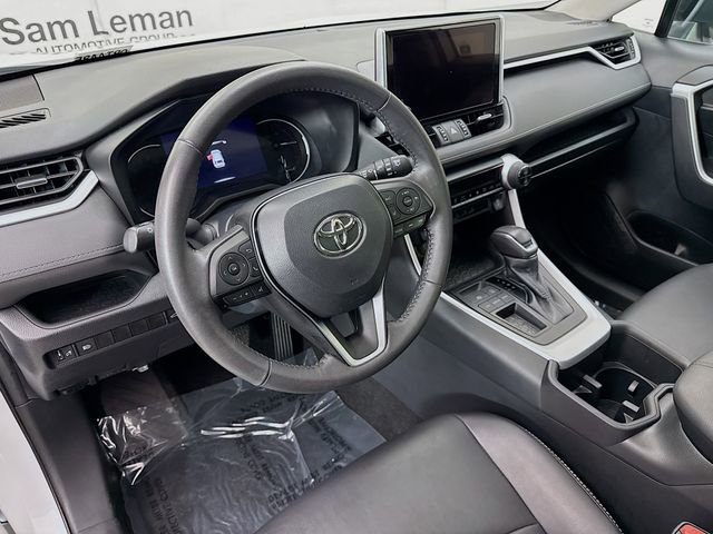 Used 2023 Toyota RAV4 XLE Premium image 9