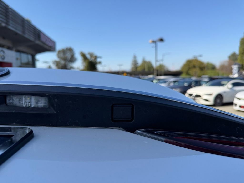 Used 2019 Lexus ES 350 w/ Premium Package image 11