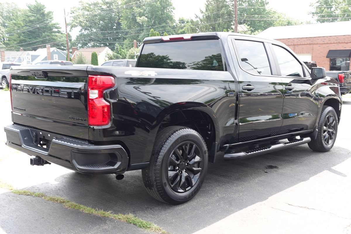 Used 2024 Chevrolet Silverado 1500 Custom w/ LPO, Dark Essentials Package AWD/4WD image 3