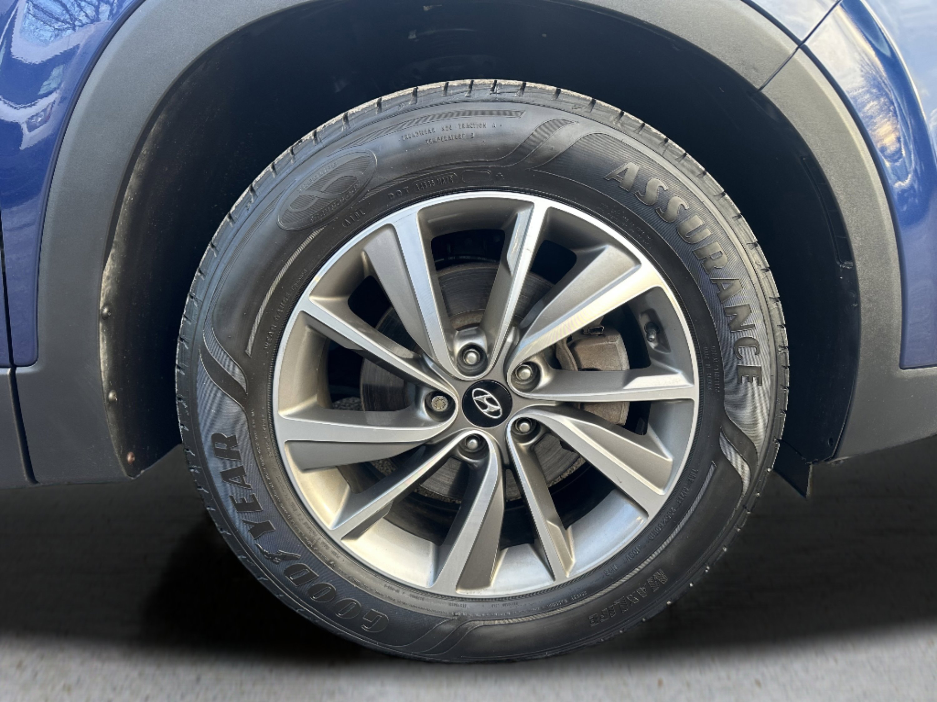 Used 2020 Hyundai Santa Fe Limited image 8