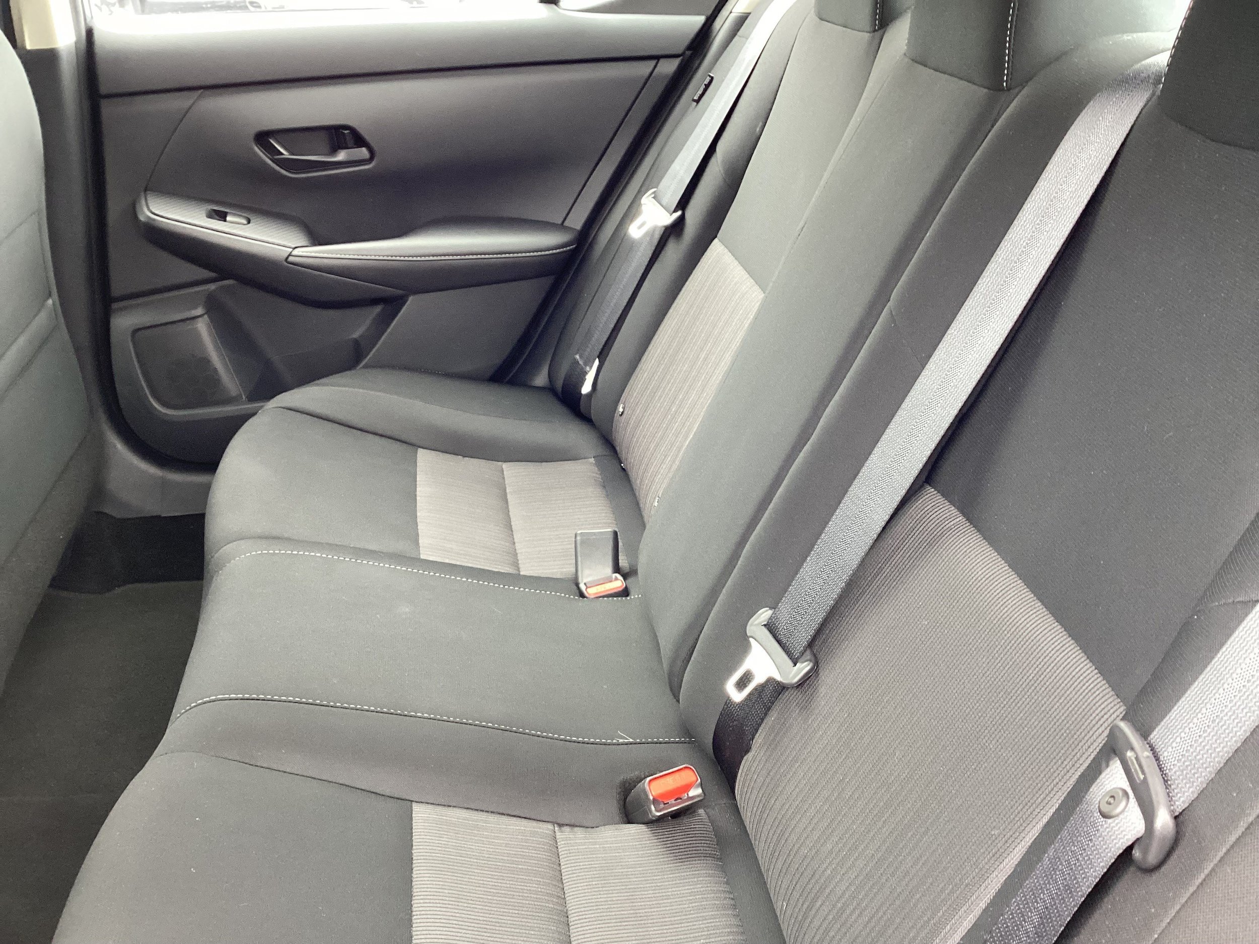 Used 2025 Nissan Sentra SV FWD image 14