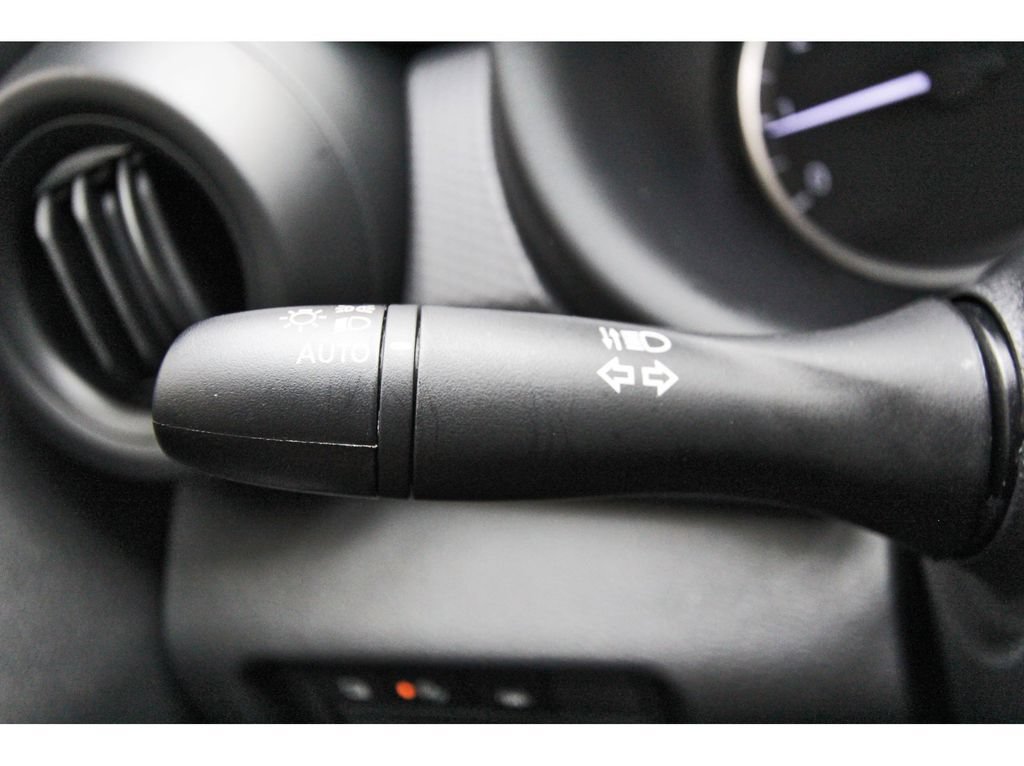 Used 2025 Nissan Kicks Play S FWD image 15
