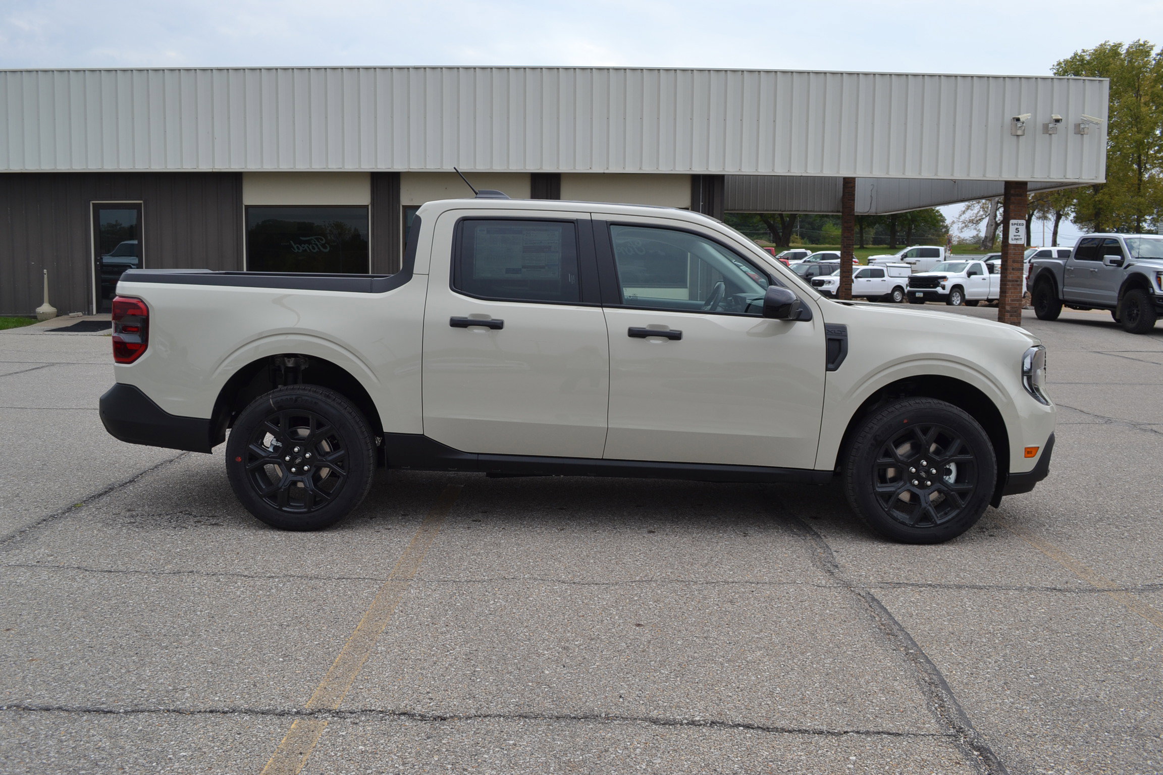 New 2025 Ford Maverick XLT w/ XLT Luxury Package image 5