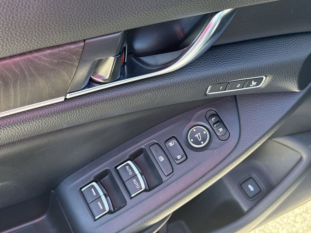 Used 2021 Honda Accord Touring image 15